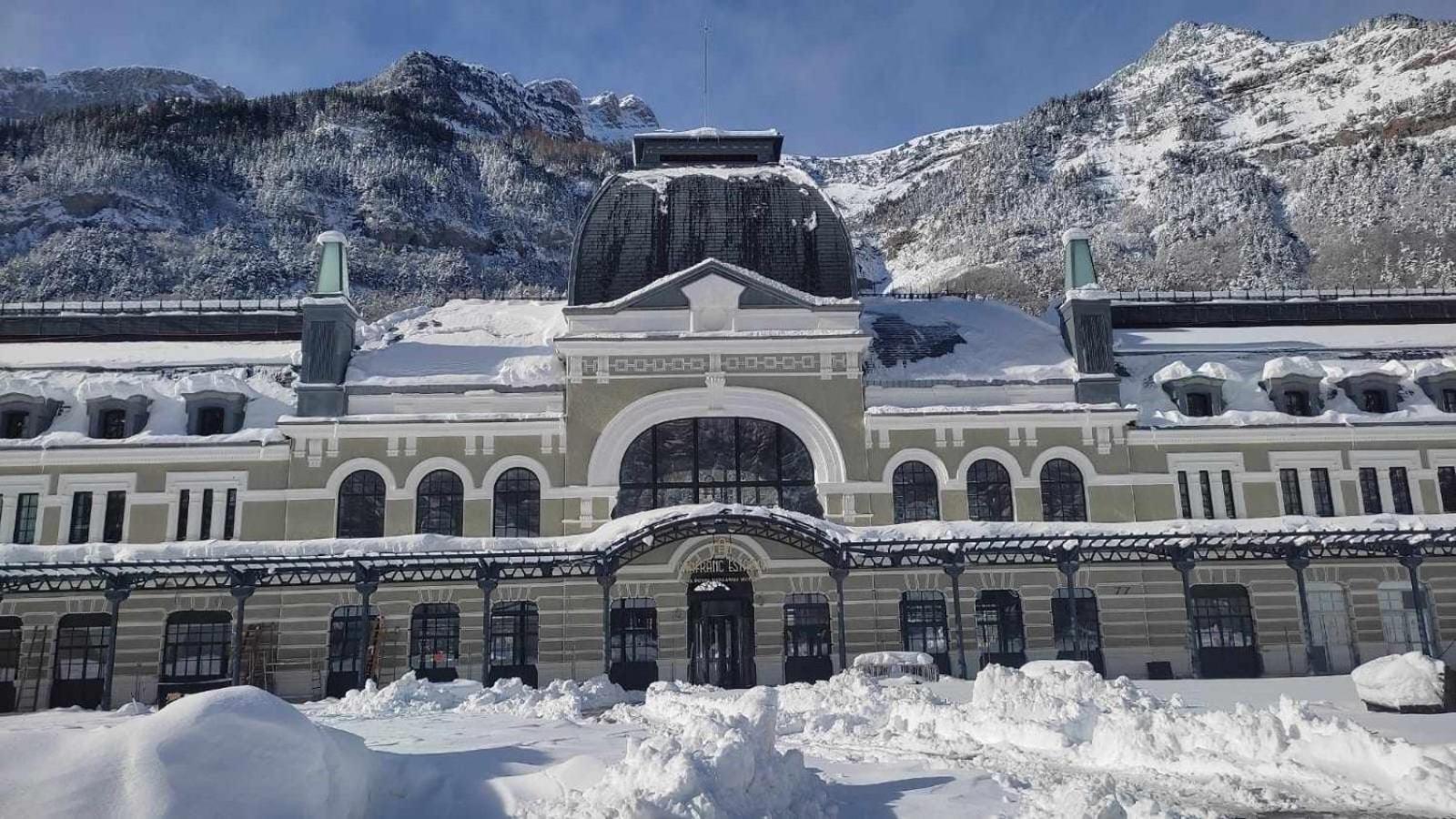Anayet Avairent Estacion * Canfranc